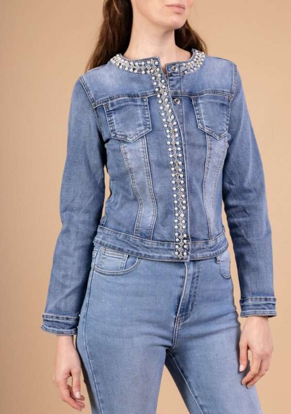 Veste en jean ornée de perles  Réf20251650✨